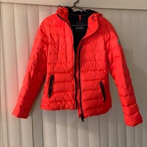 L American Eagle puffer jacket